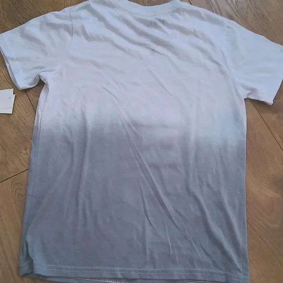 NWT Authentic Piggy Tee with Ombre Grey Base in Size Youth Medium - Picture 4 of 7